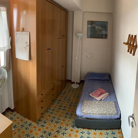 Attico Mansardato Affacciato Sul Cuore Di Apartamento