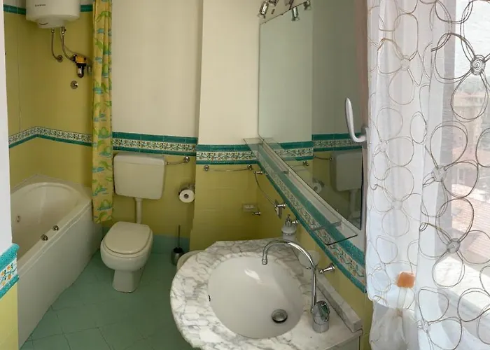 Lejlighed Attico Mansardato Affacciato Sul Cuore Di Brescia