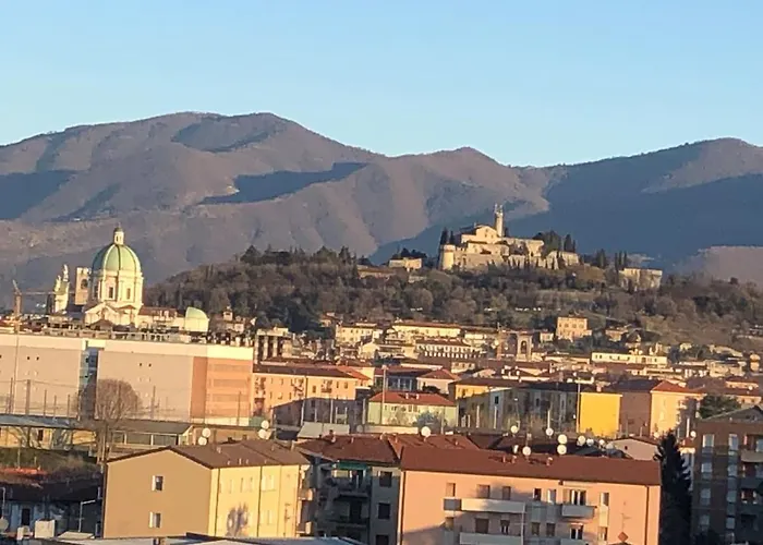 Attico Mansardato Affacciato Sul Cuore Di